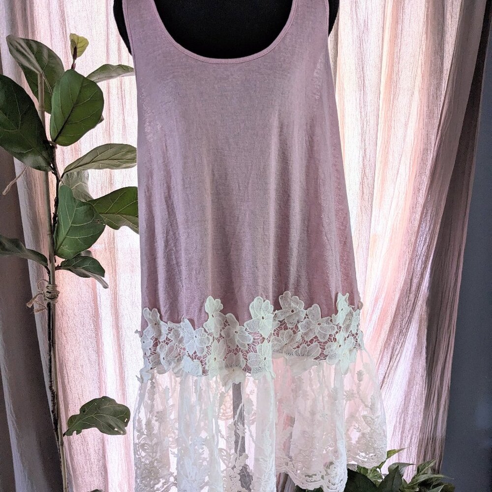Lace trim tank, size xl
